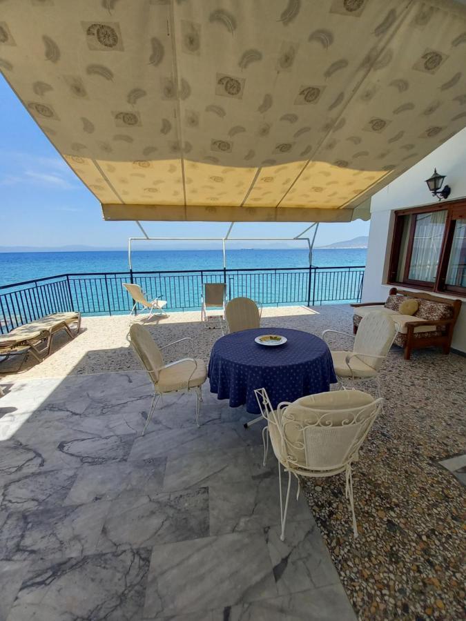 Ekie Apartment With Sea View Kalamata Bagian luar foto