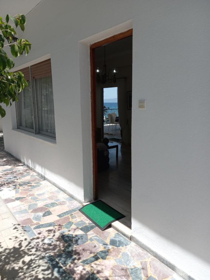 Ekie Apartment With Sea View Kalamata Bagian luar foto