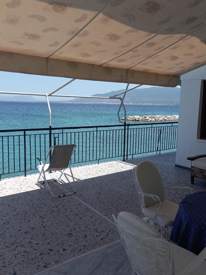Ekie Apartment With Sea View Kalamata Bagian luar foto