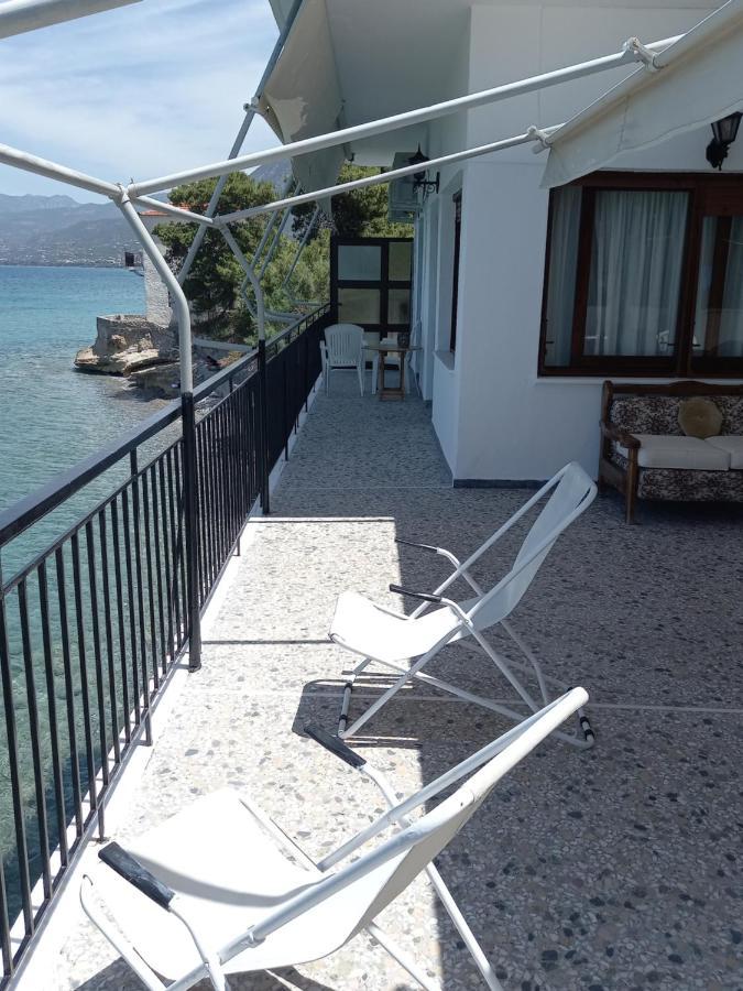 Ekie Apartment With Sea View Kalamata Bagian luar foto