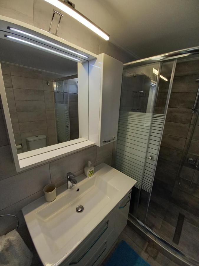 Ekie Apartment With Sea View Kalamata Bagian luar foto