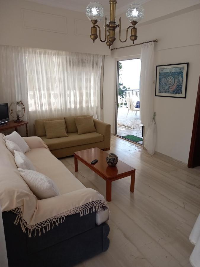 Ekie Apartment With Sea View Kalamata Bagian luar foto