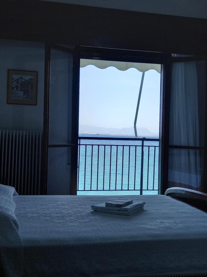 Ekie Apartment With Sea View Kalamata Bagian luar foto