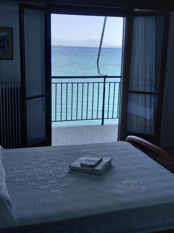 Ekie Apartment With Sea View Kalamata Bagian luar foto